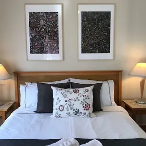 Eliza's Lookout Apartment